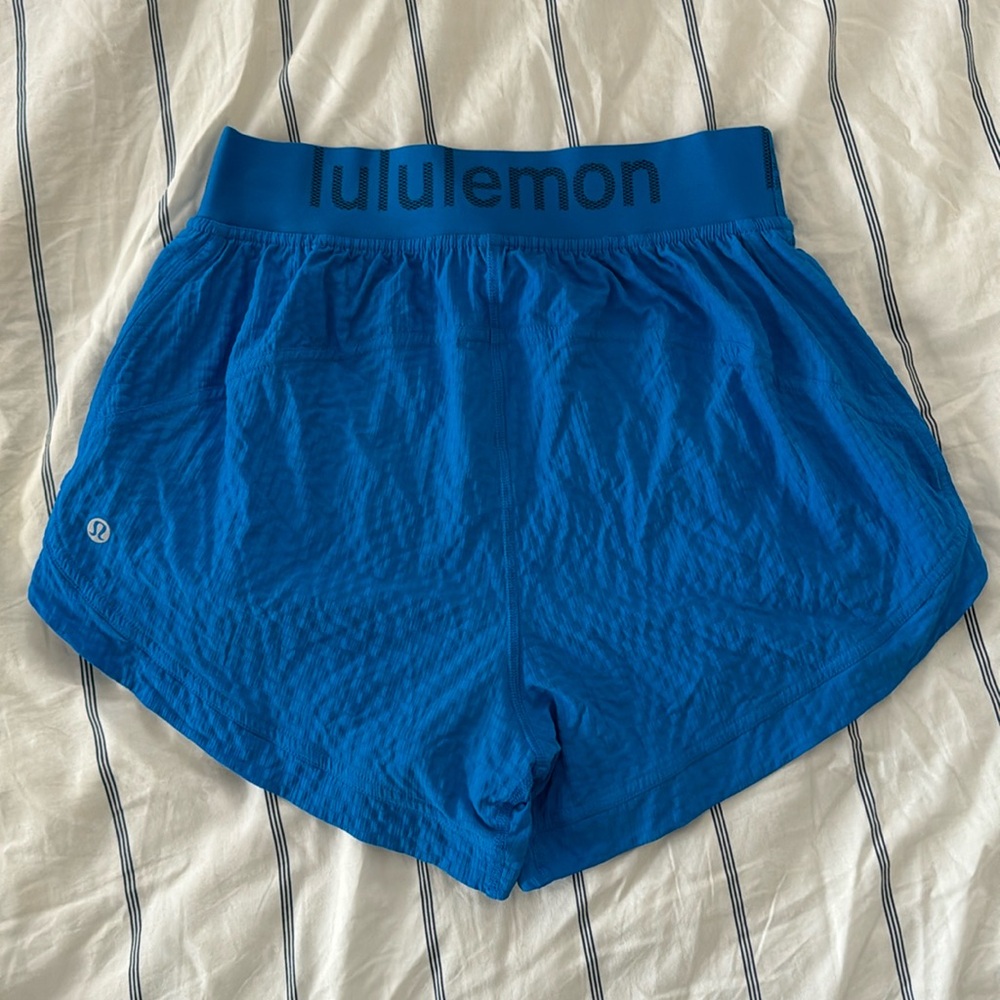 High rise Lululemon athletic shorts 2.5”